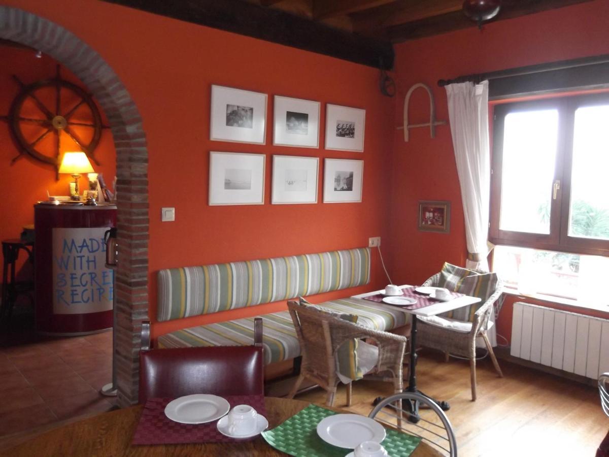 Posada Las Mananitas Cóbreces Exteriér fotografie